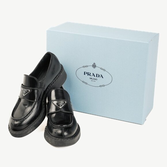 Prada Nero Spazzolato Leather Triangle Logo Loafers - Picture 1 of 12
